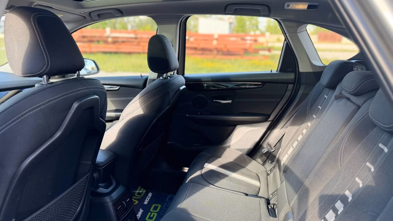 BMW 2 серия Active Tourer фото 12