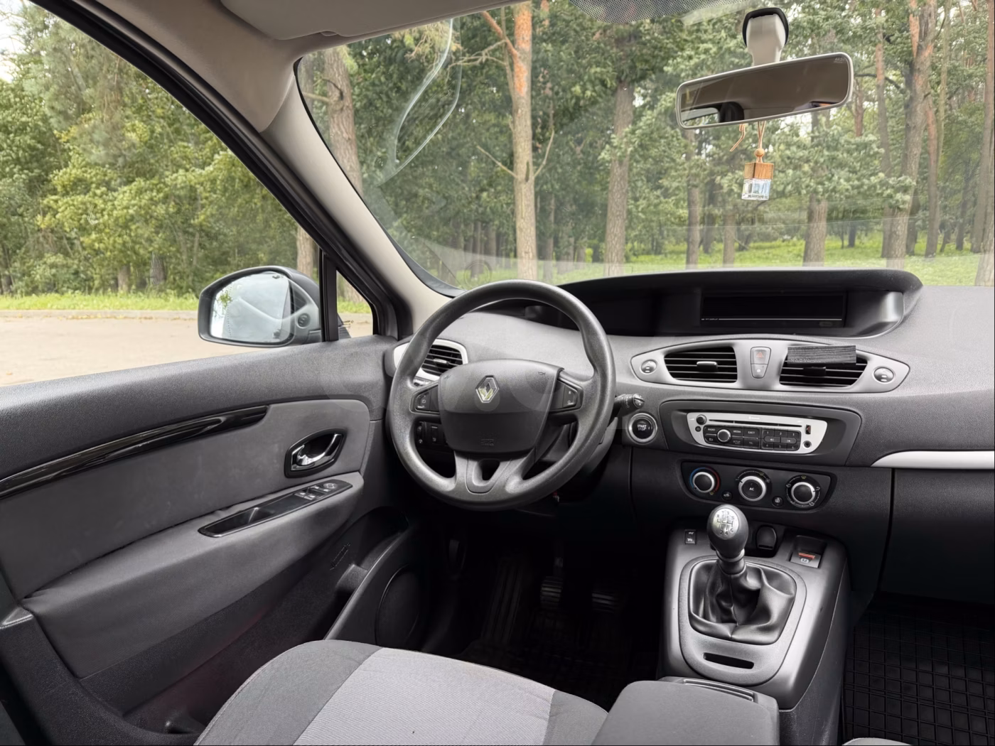 Renault Scenic фото 18