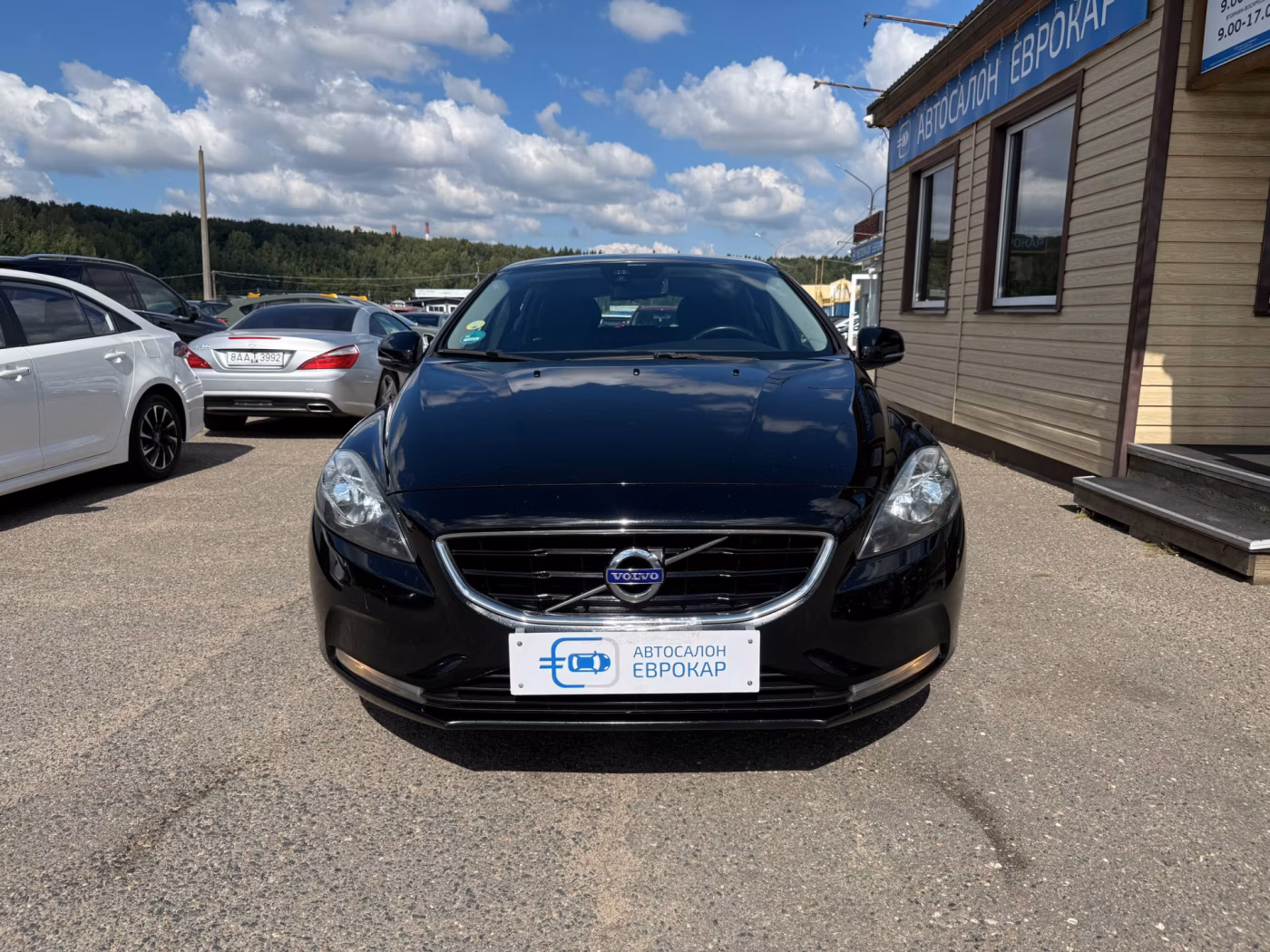 Volvo V40 фото 3