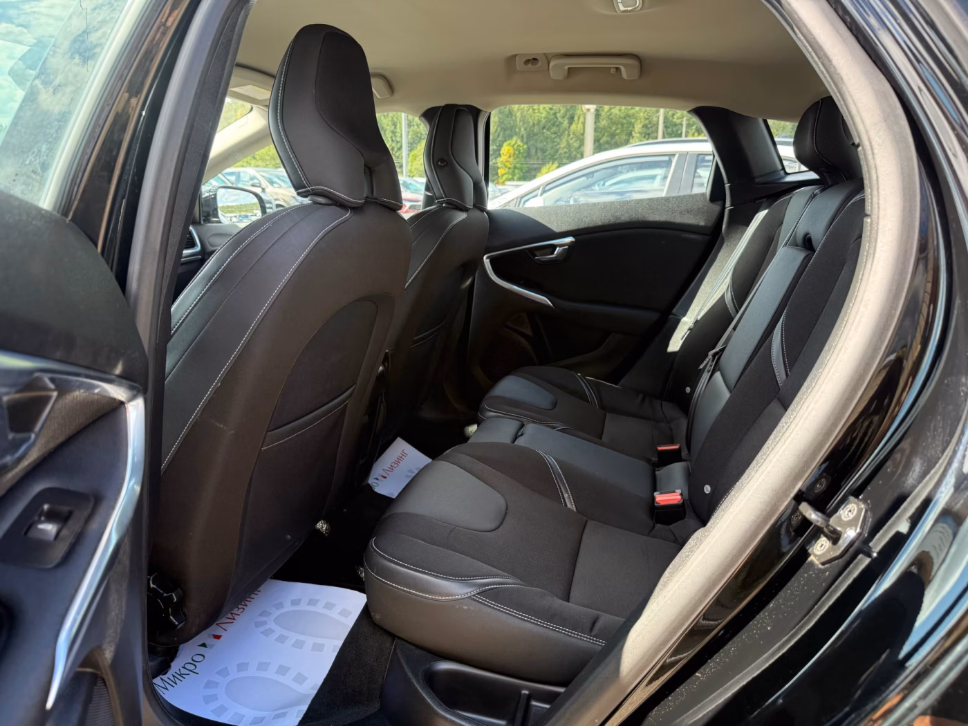 Volvo V40 фото 10