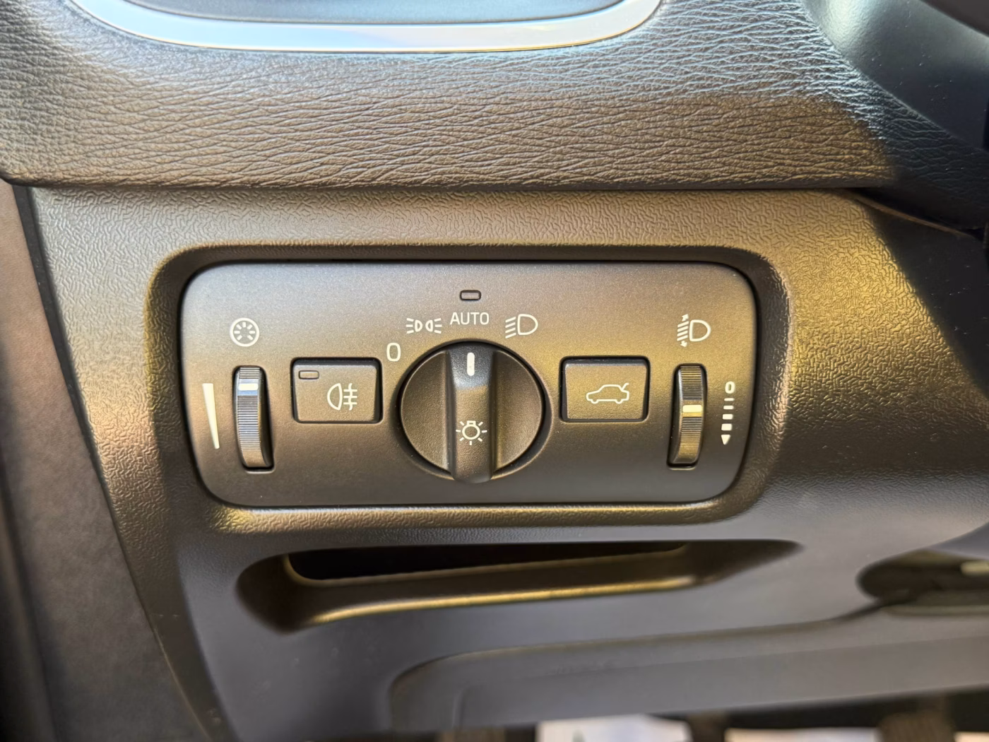 Volvo V40 фото 14
