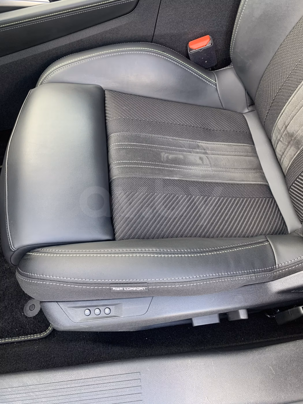 Peugeot 308 фото 10