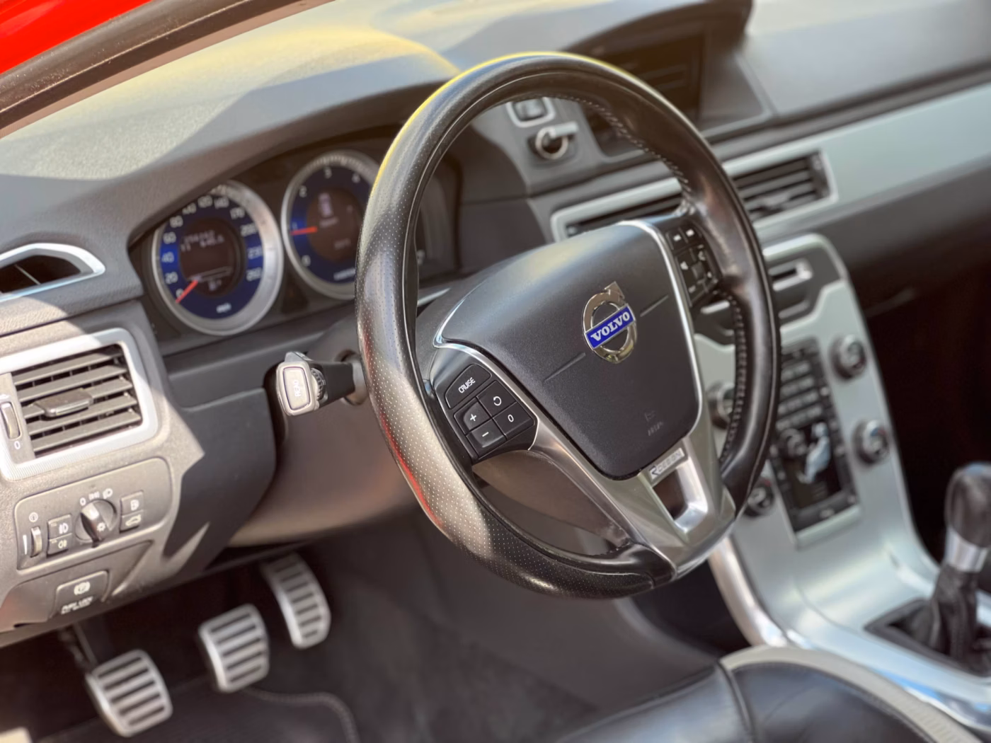Volvo V70 фото 15