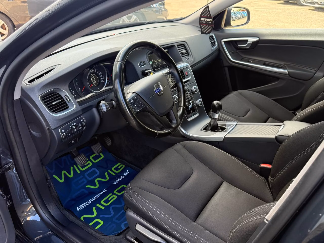 Volvo V60 фото 10