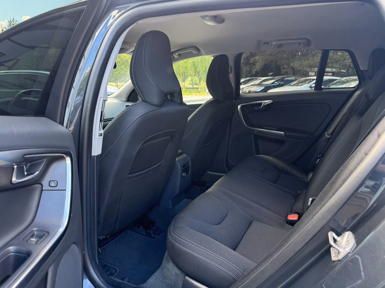 Volvo V60 фото 14