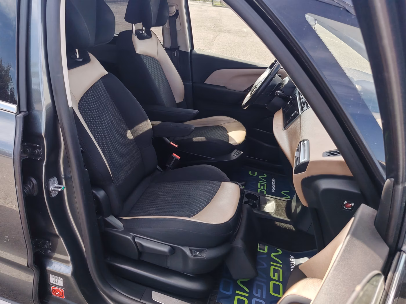Citroen C4 Picasso фото 10