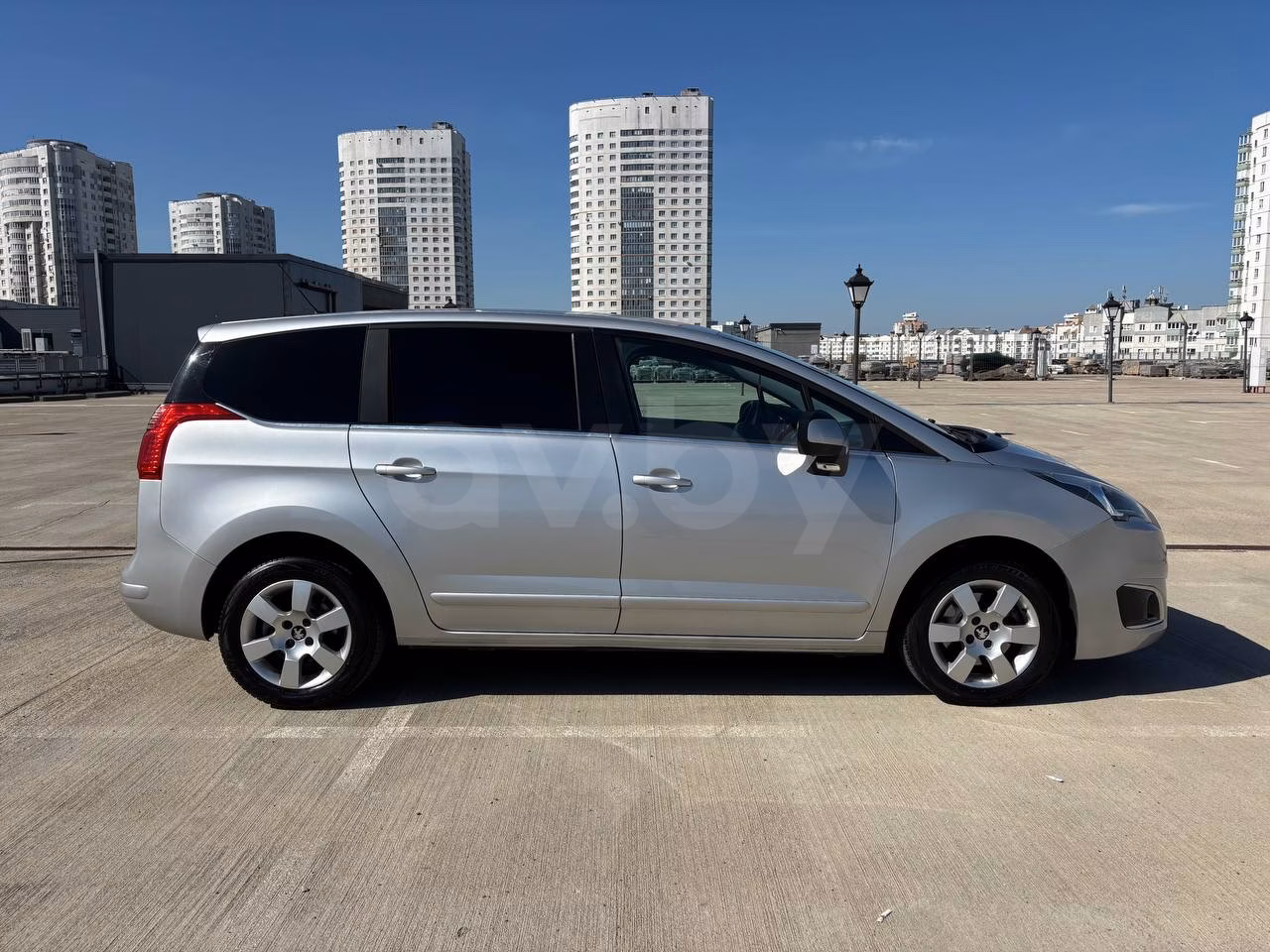 Peugeot 5008 фото 3