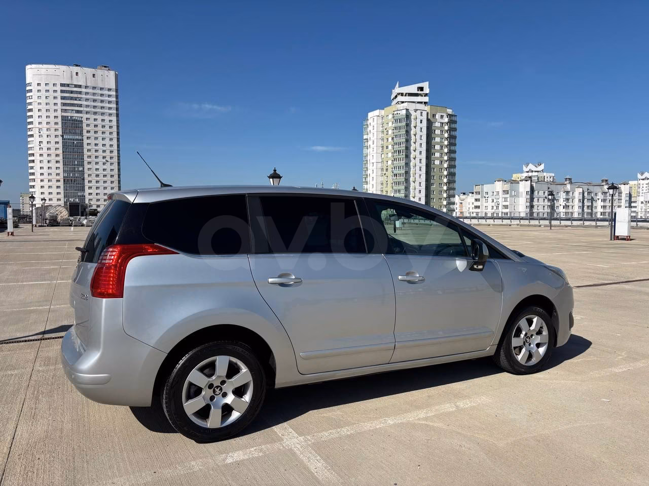 Peugeot 5008 фото 4