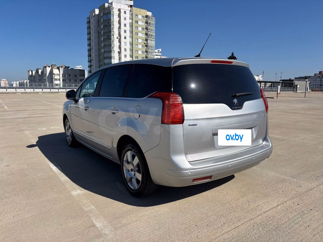 Peugeot 5008 фото 5