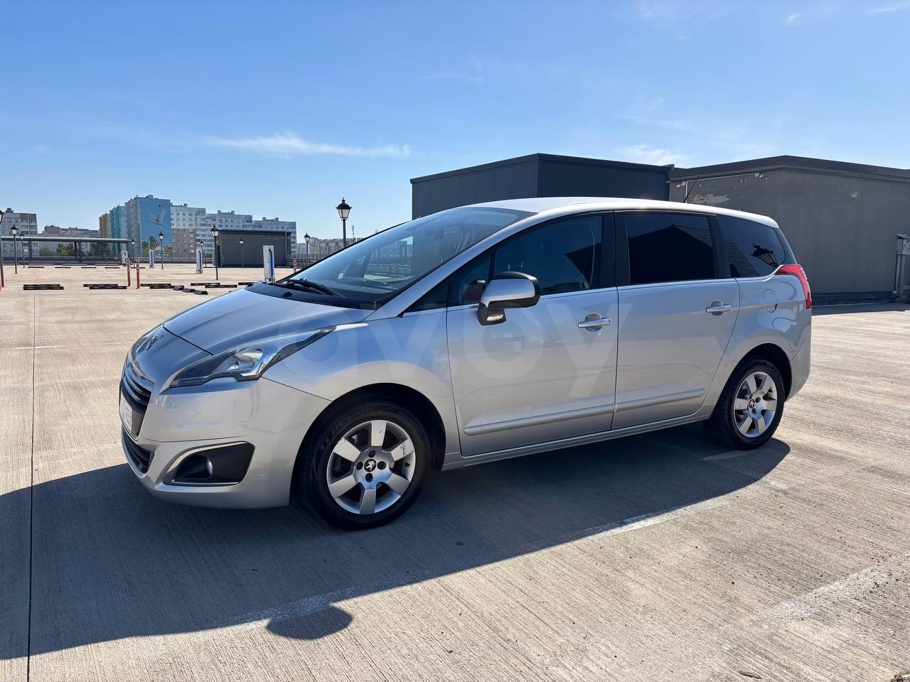 Peugeot 5008 фото 6