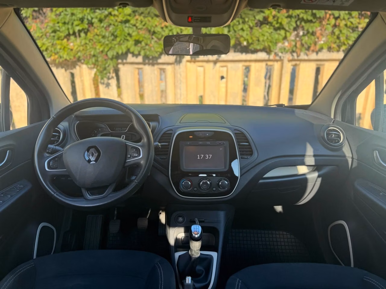 Renault Captur фото 10