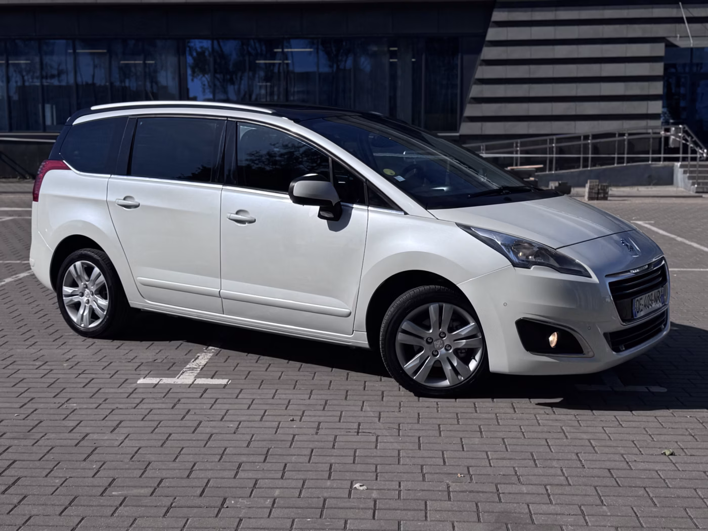 Peugeot 5008 фото 2