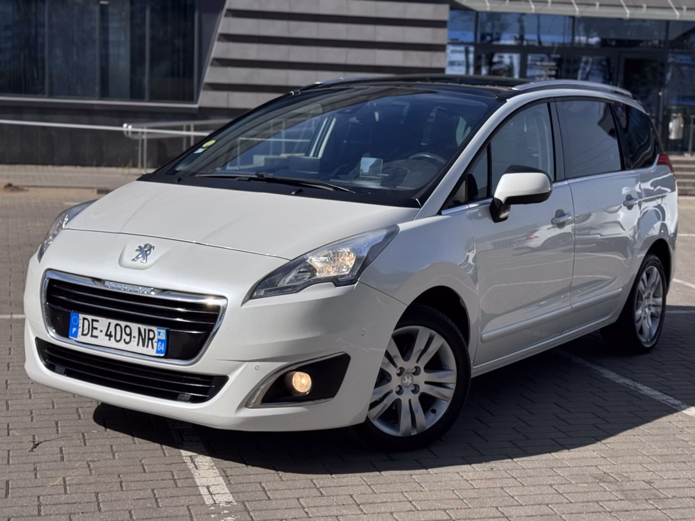 Peugeot 5008 фото 3