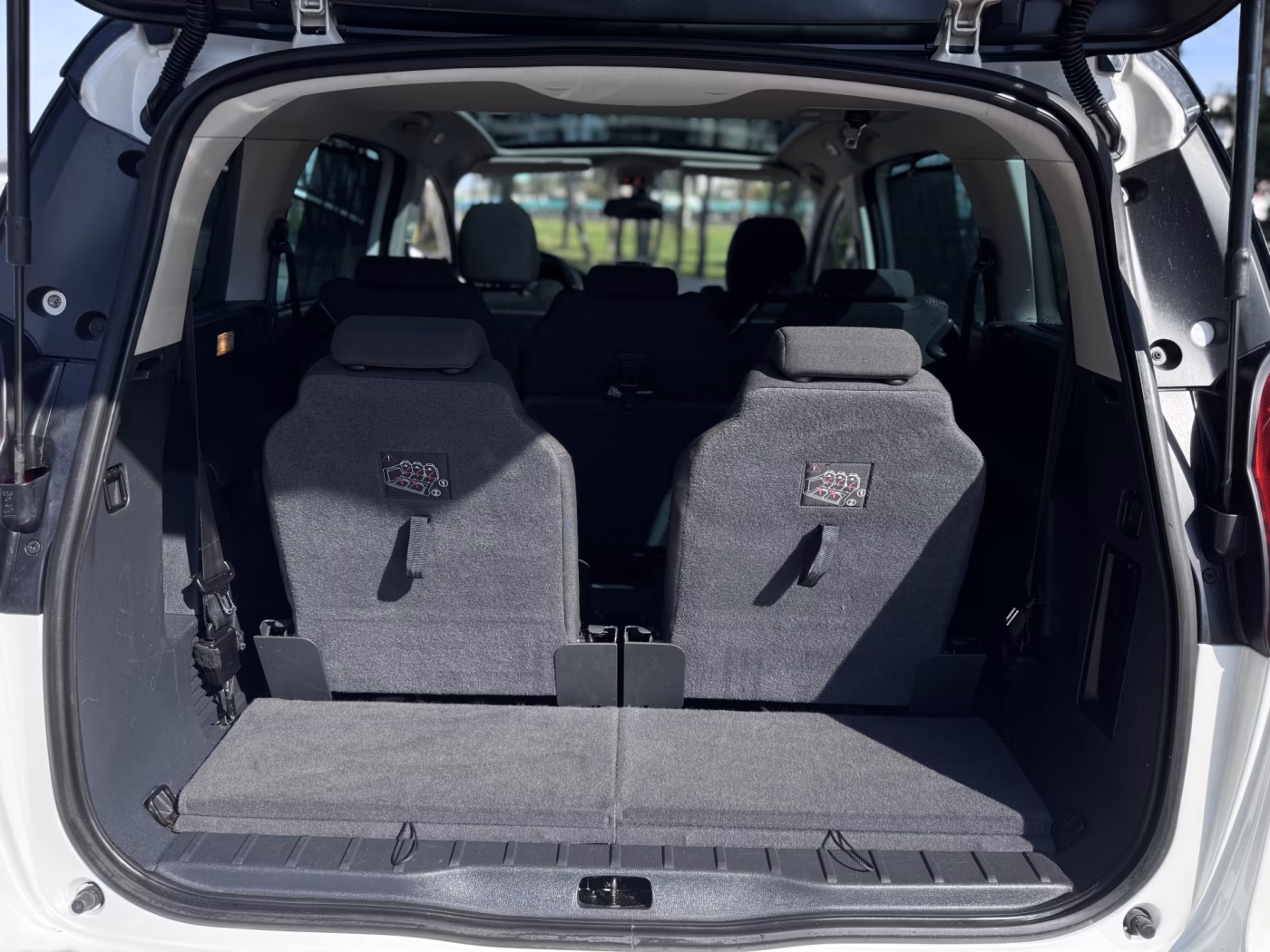 Peugeot 5008 фото 18