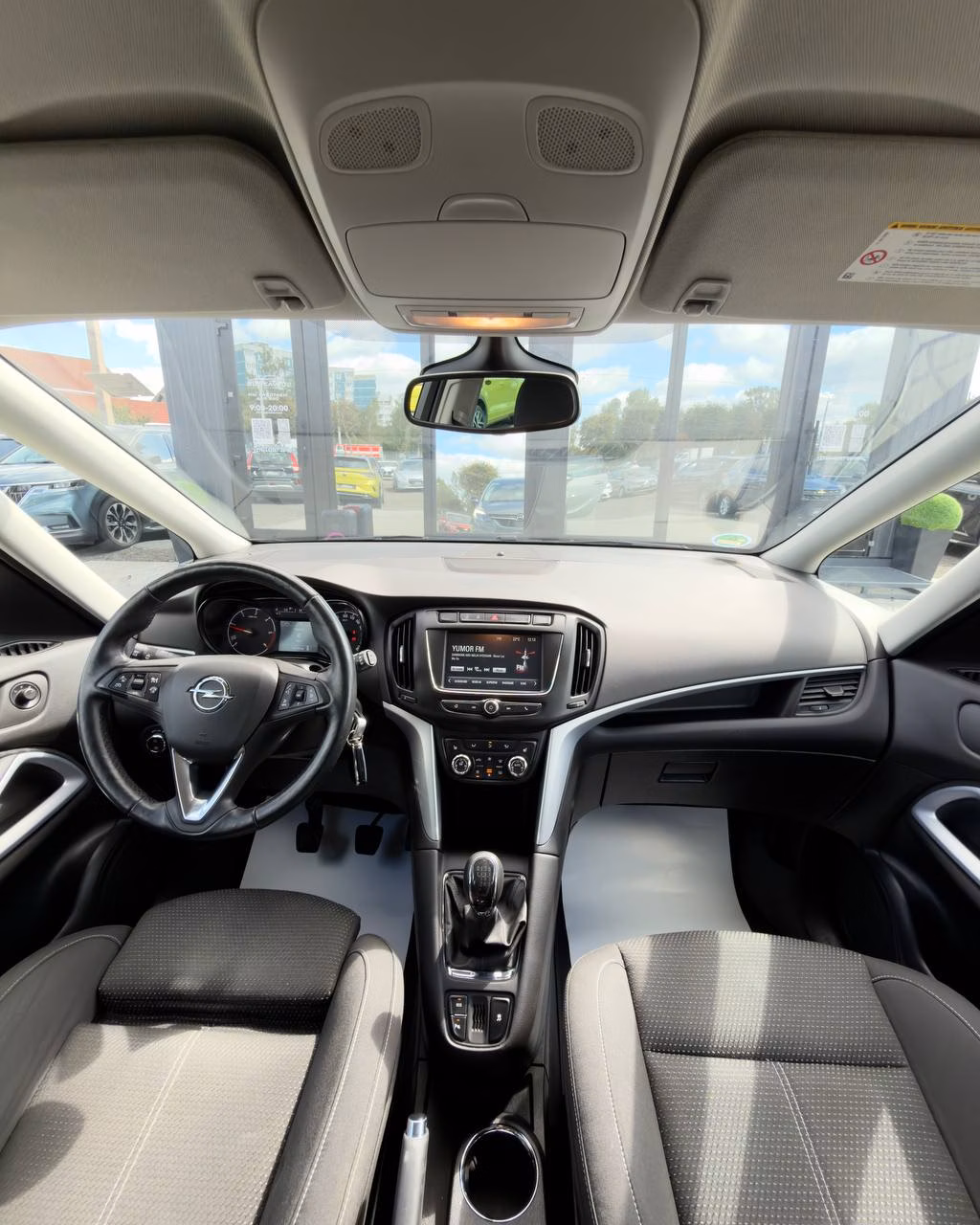 Opel Zafira фото 7