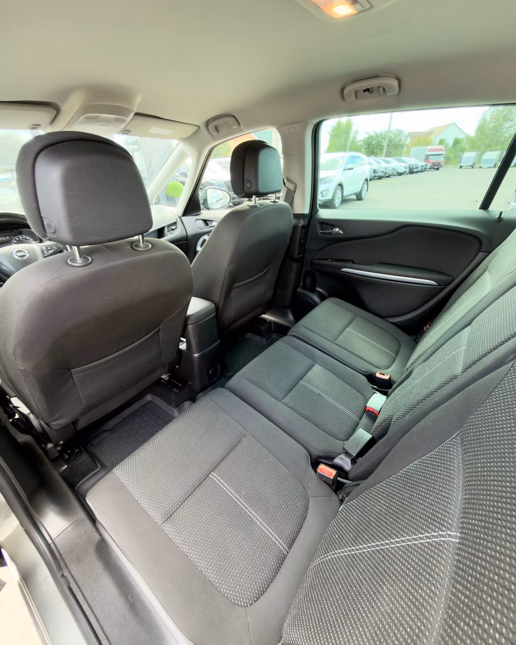 Opel Zafira фото 9