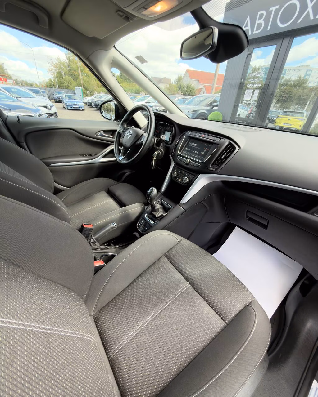 Opel Zafira фото 10