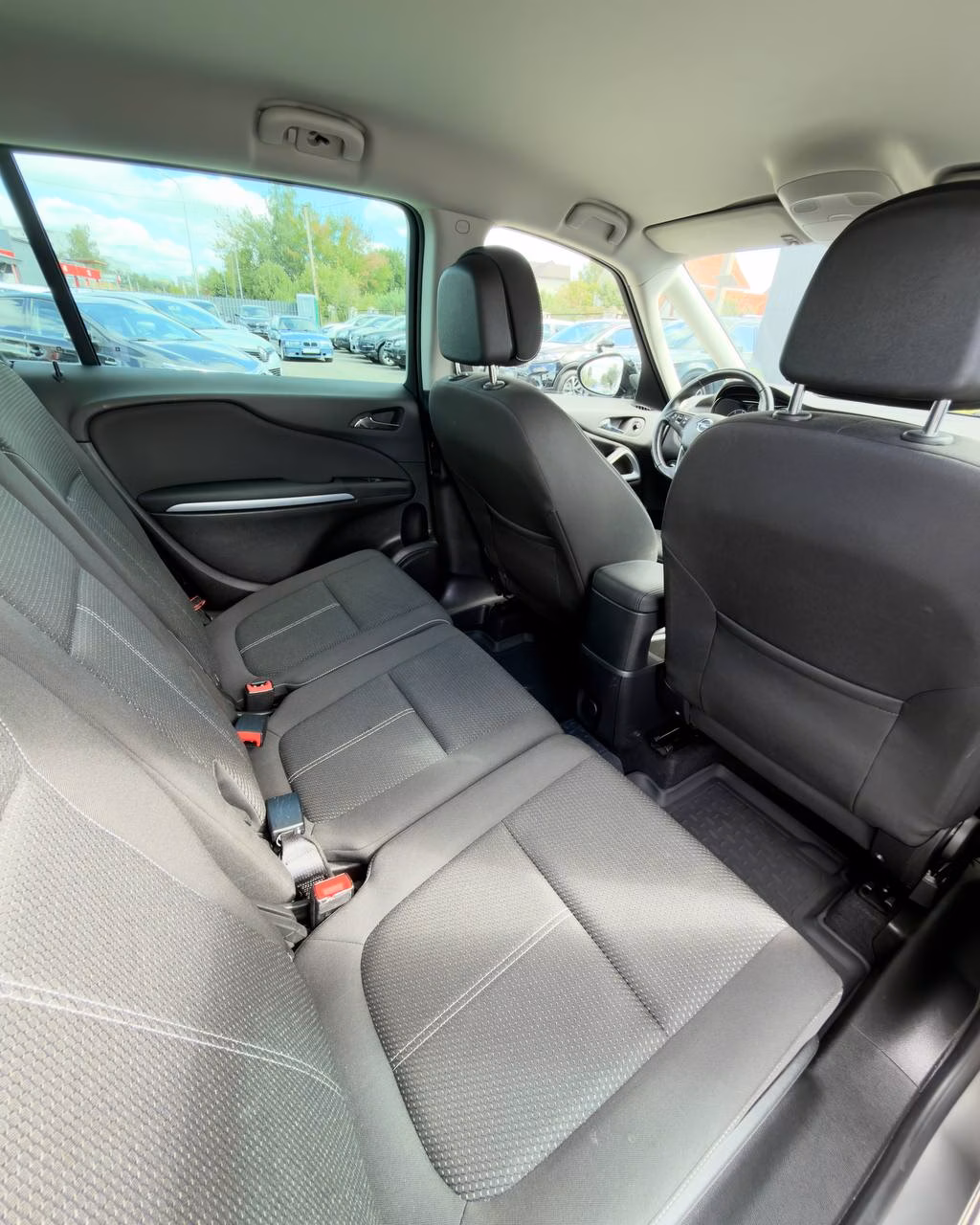 Opel Zafira фото 11