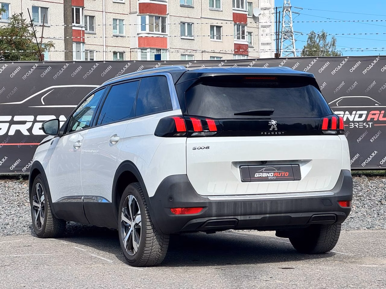 Peugeot 5008 фото 3