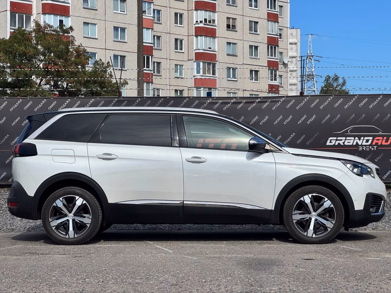 Peugeot 5008 фото 6