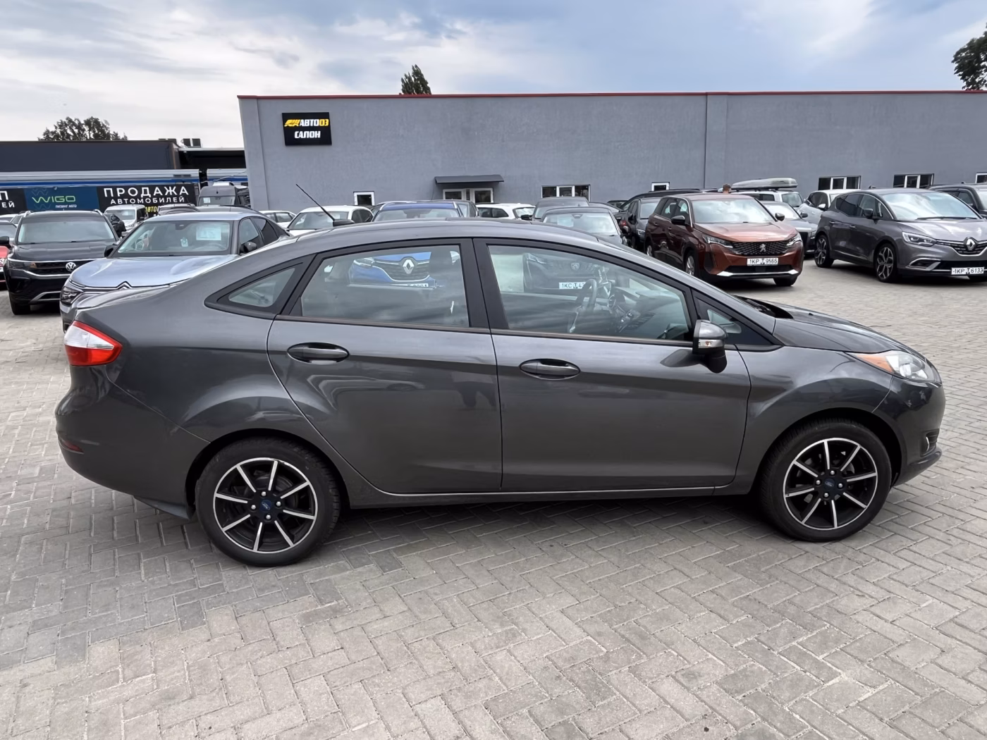 Ford Fiesta фото 2