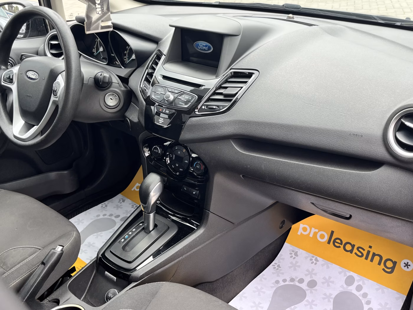 Ford Fiesta фото 11