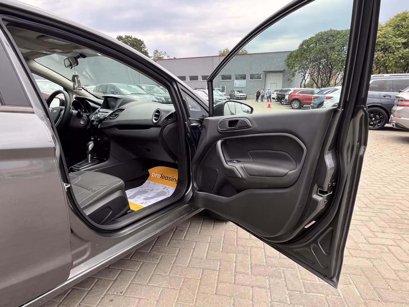 Ford Fiesta фото 13