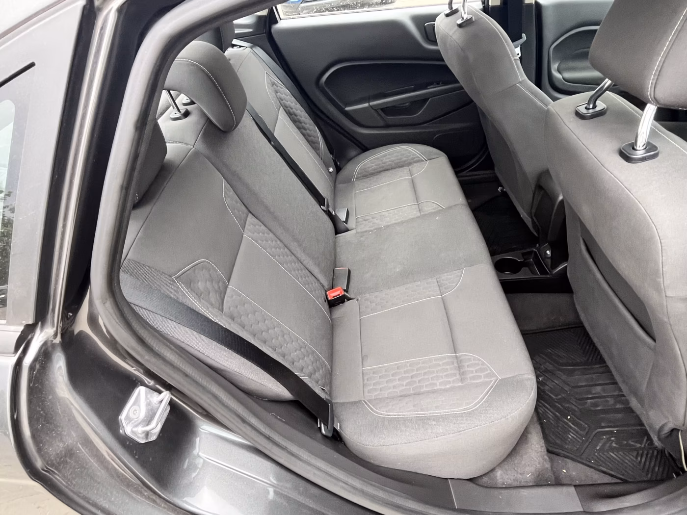 Ford Fiesta фото 15
