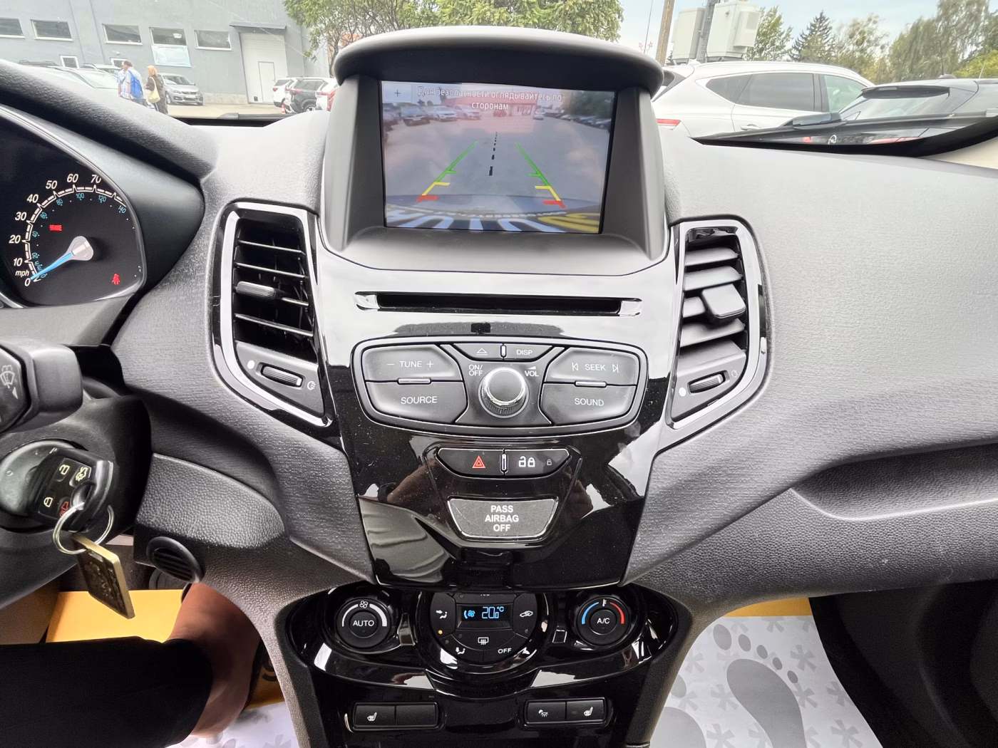 Ford Fiesta фото 19