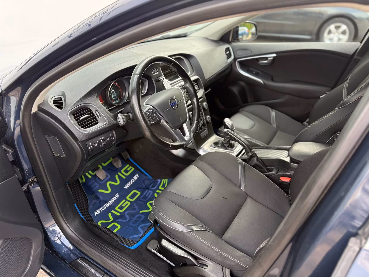 Volvo V40 фото 8