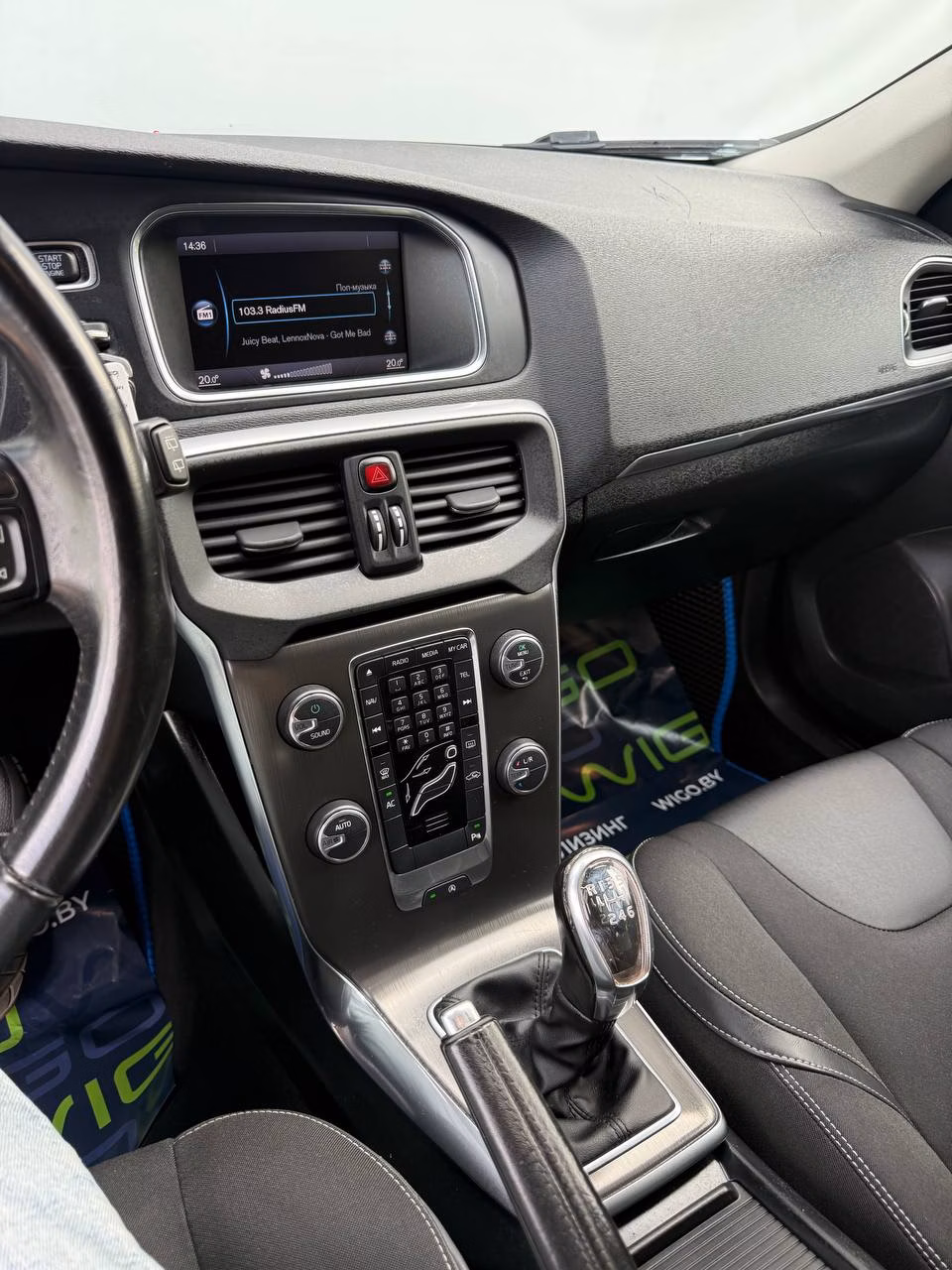 Volvo V40 фото 10