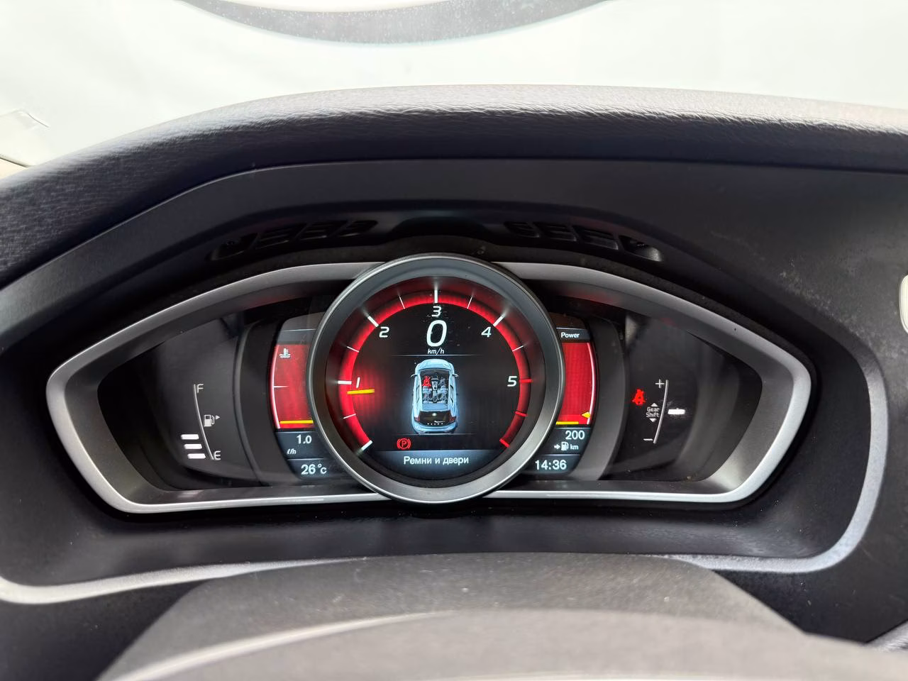 Volvo V40 фото 11