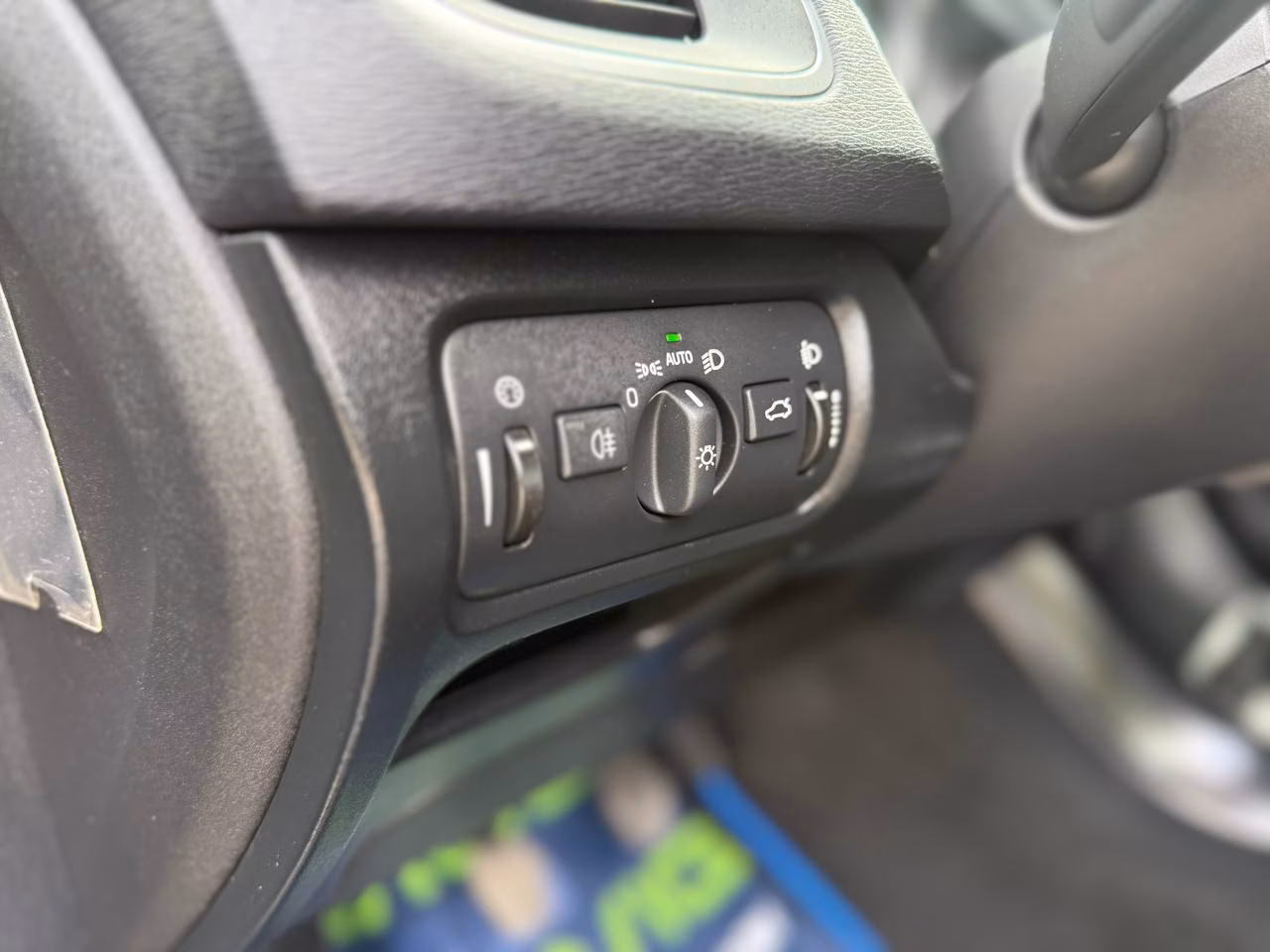 Volvo V40 фото 12