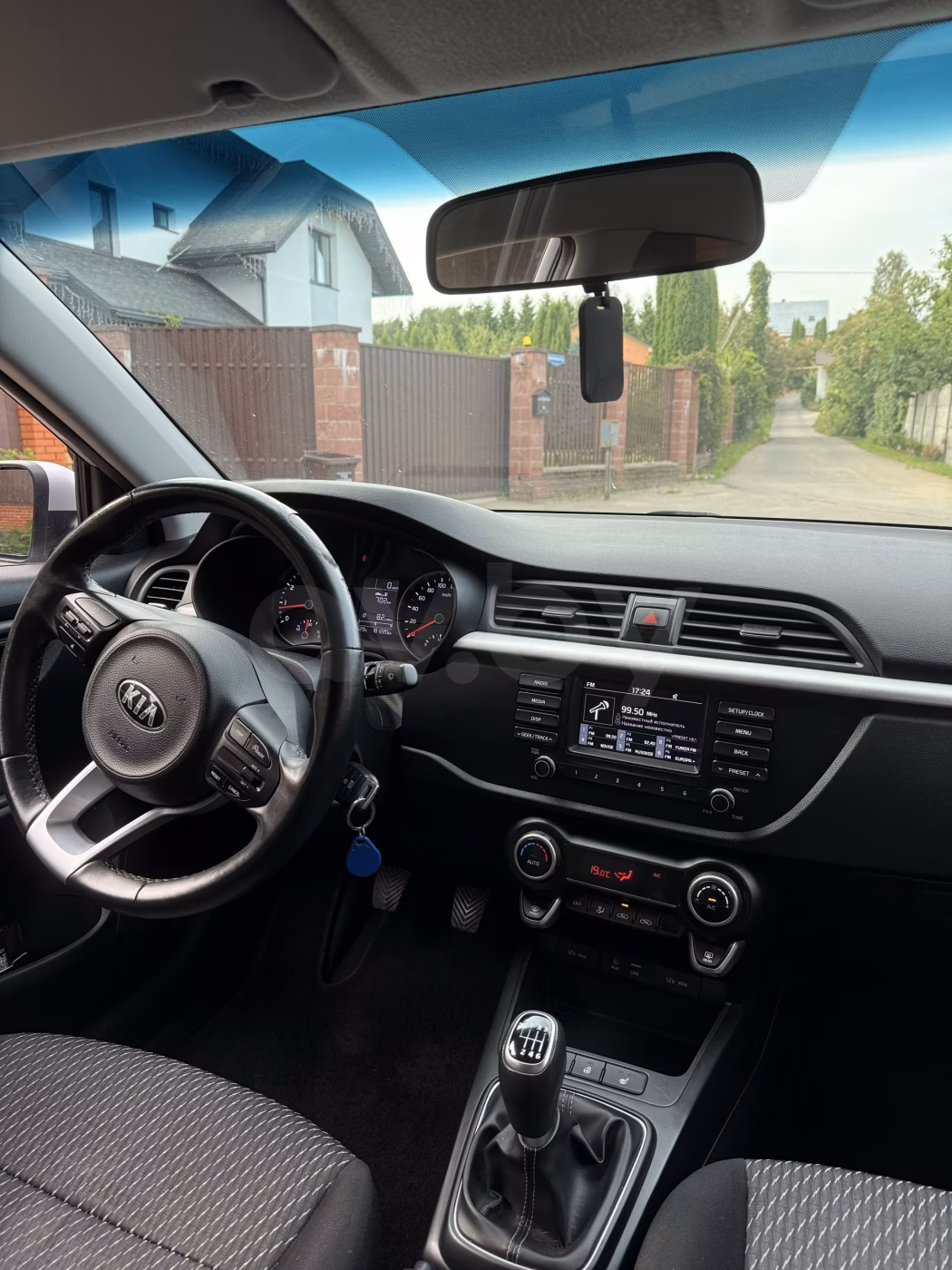 Kia Rio фото 10