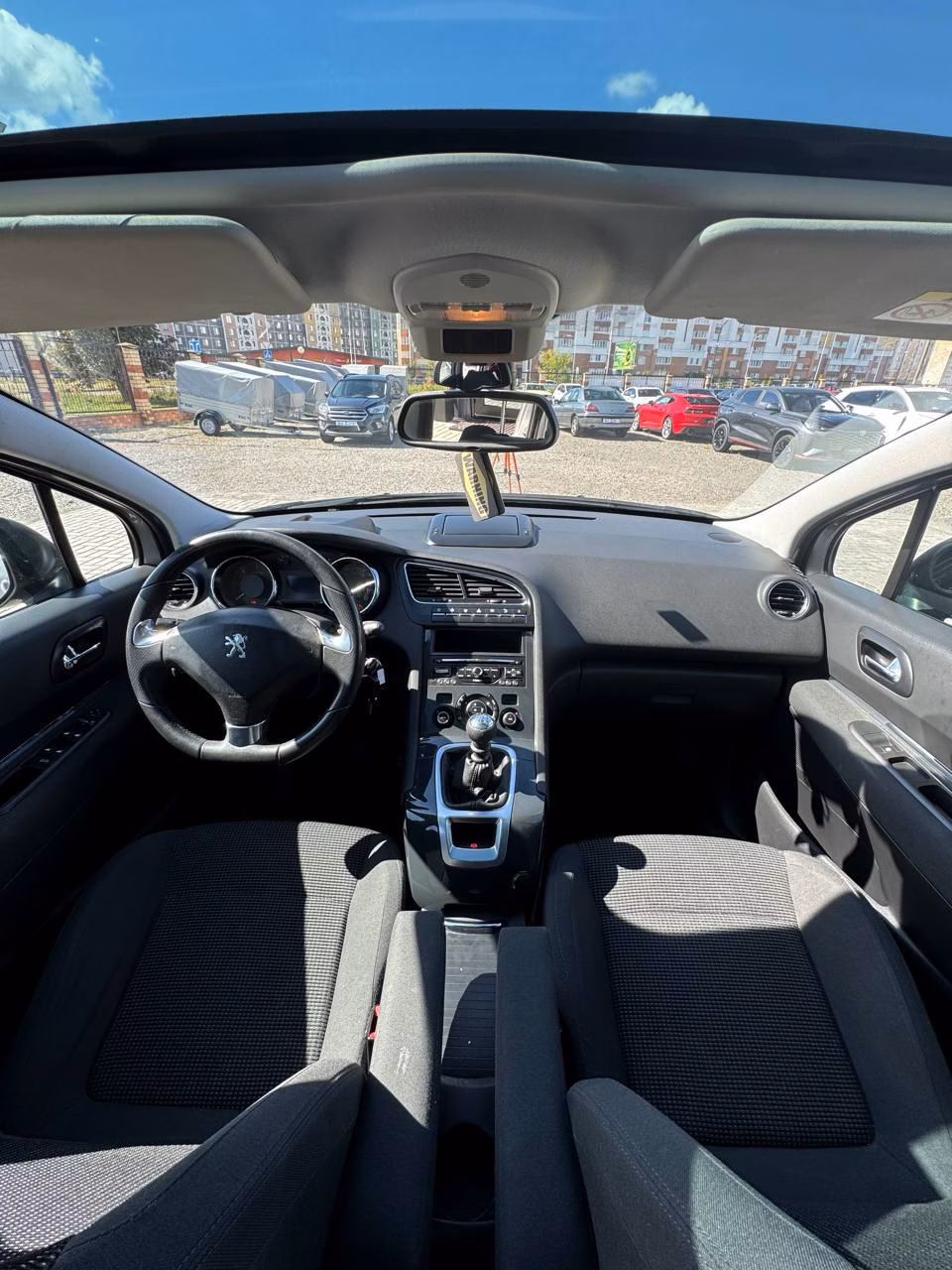 Peugeot 5008 фото 9