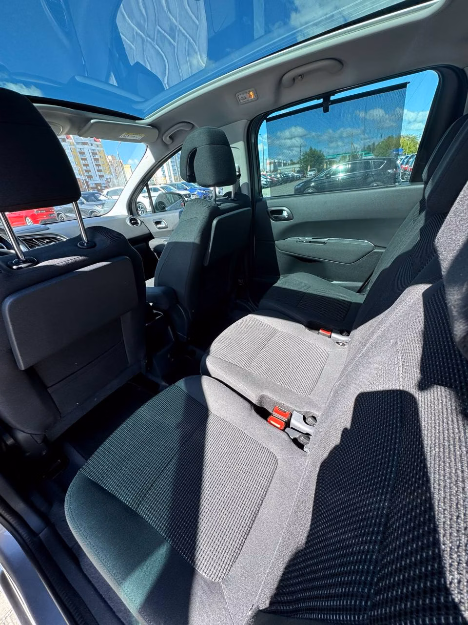 Peugeot 5008 фото 11