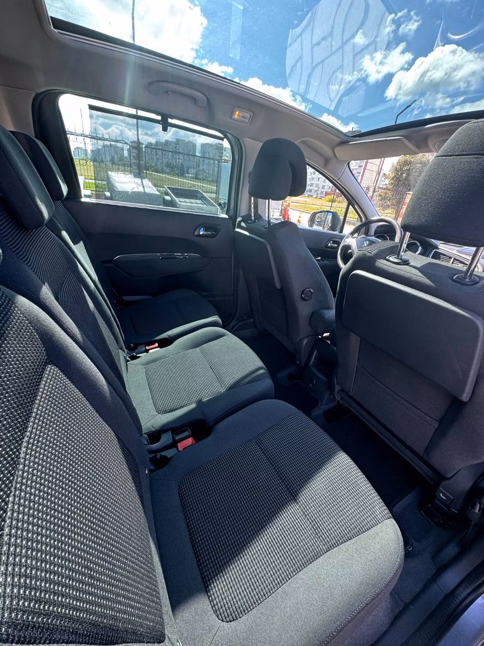 Peugeot 5008 фото 14