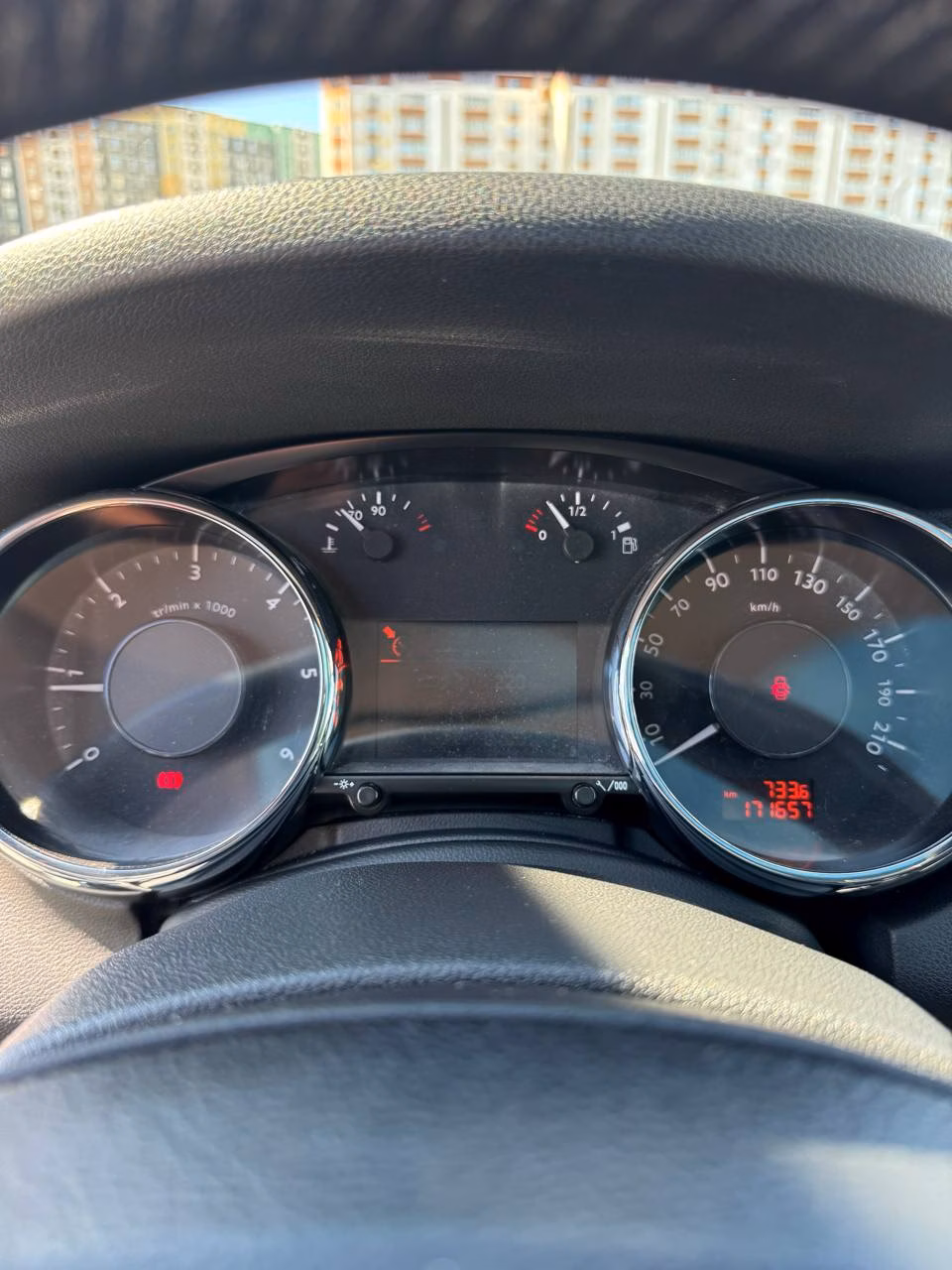 Peugeot 5008 фото 17