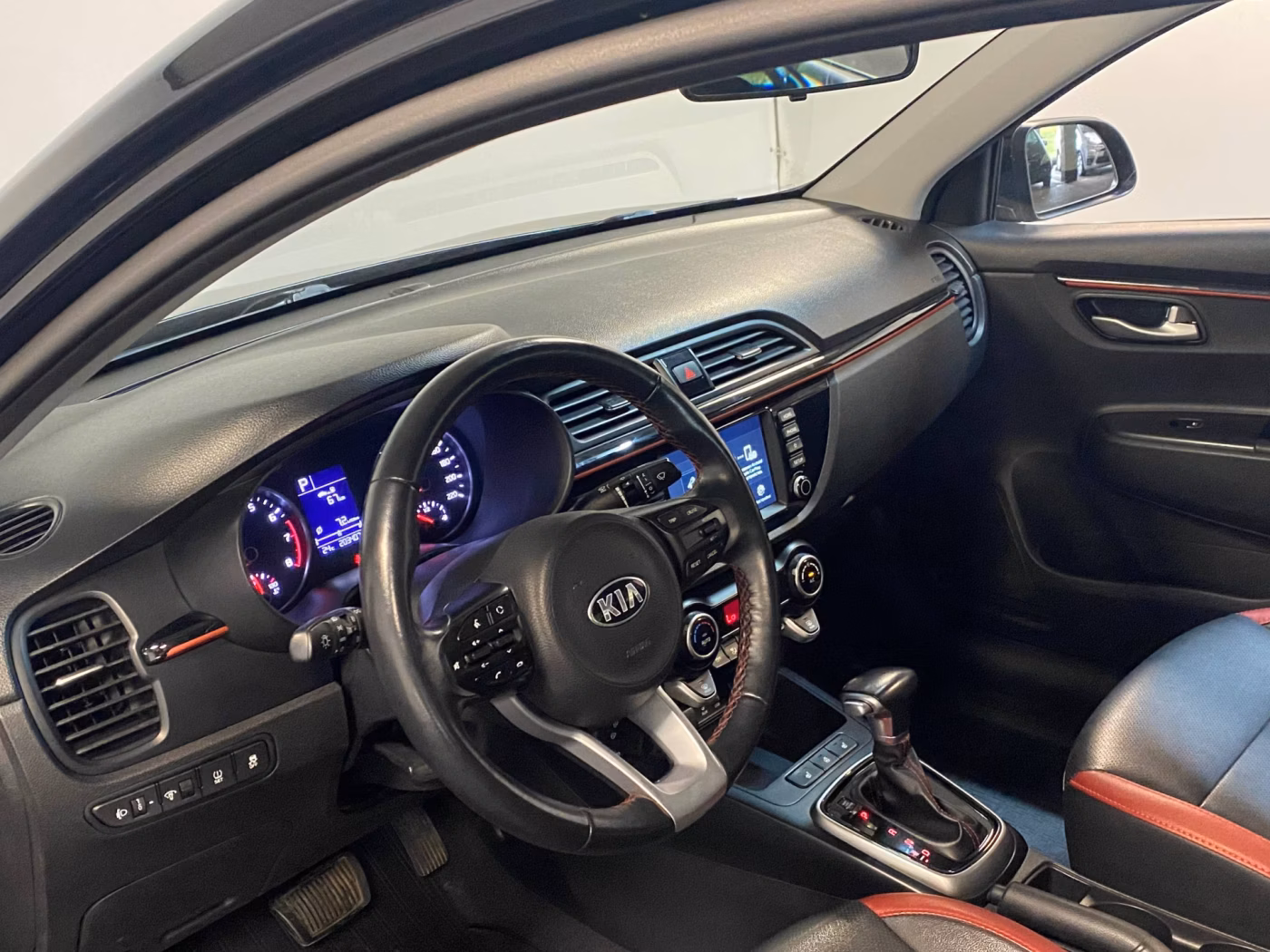 Kia Rio фото 7