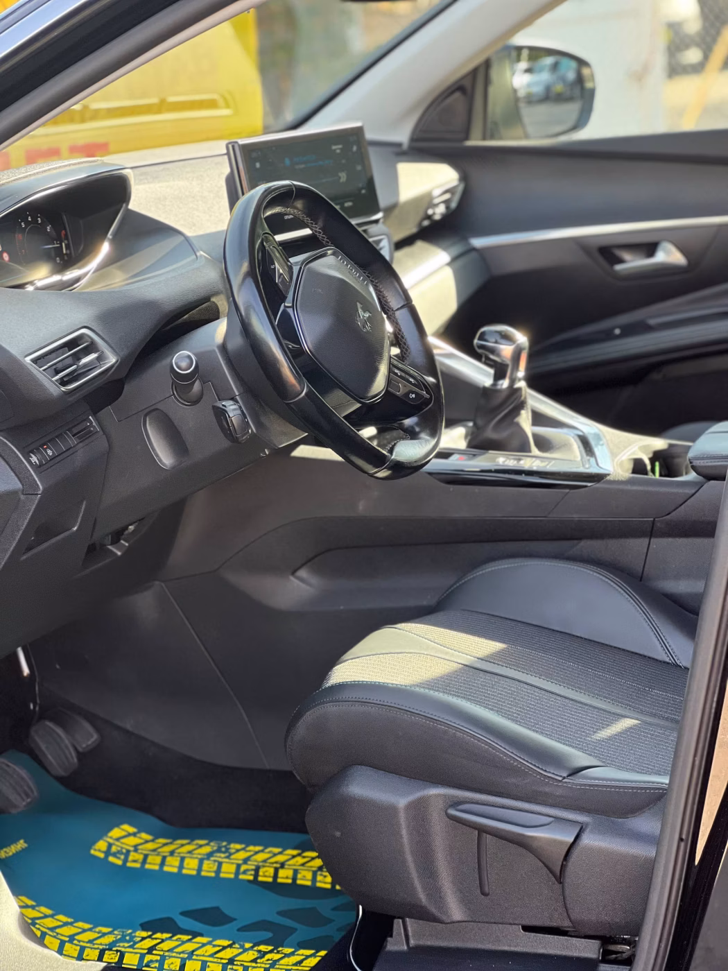 Peugeot 5008 фото 11