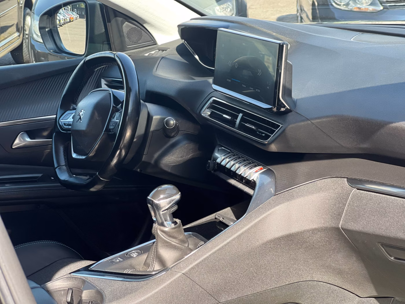Peugeot 5008 фото 18