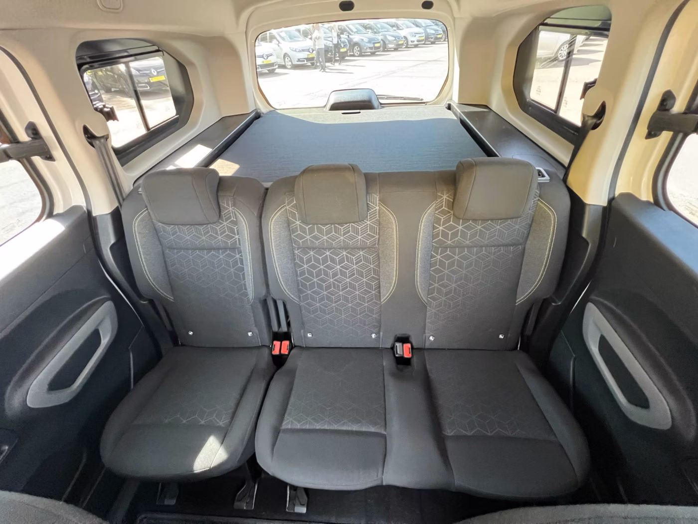 Peugeot Rifter фото 12