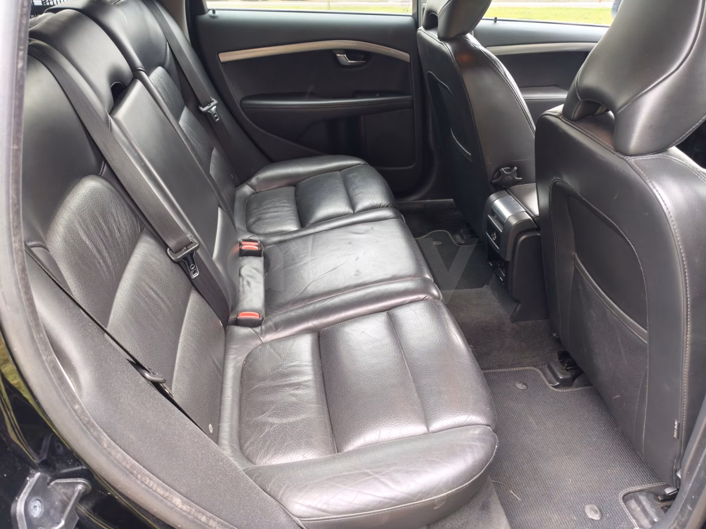 Volvo V70 фото 11