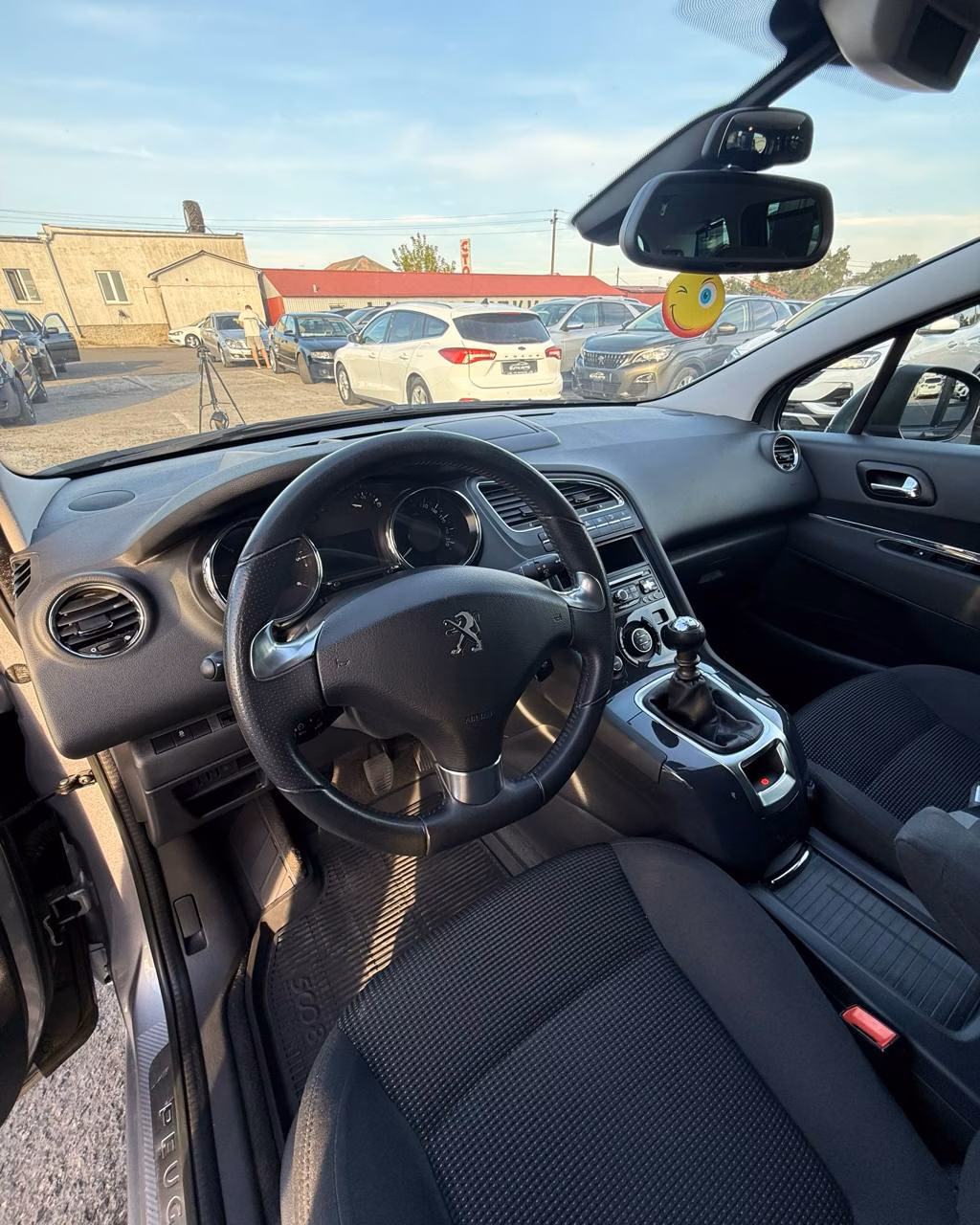 Peugeot 5008 фото 10