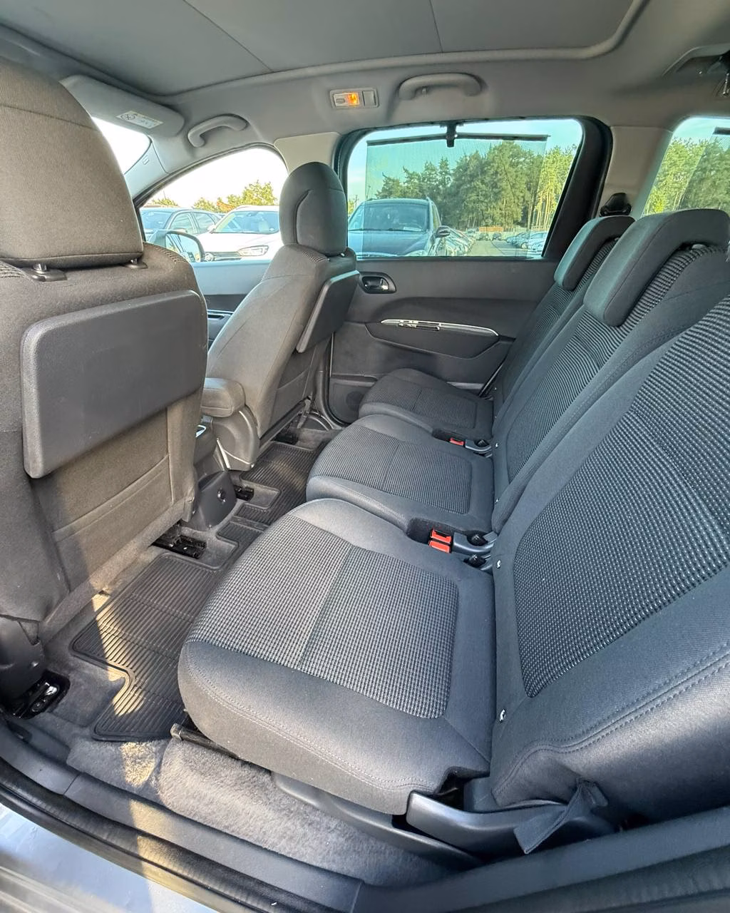 Peugeot 5008 фото 12