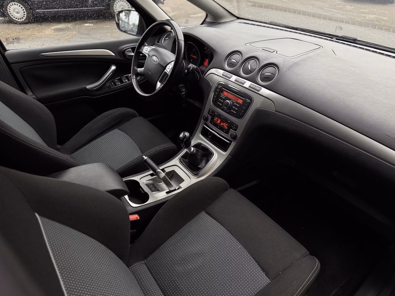 Ford S-MAX фото 8