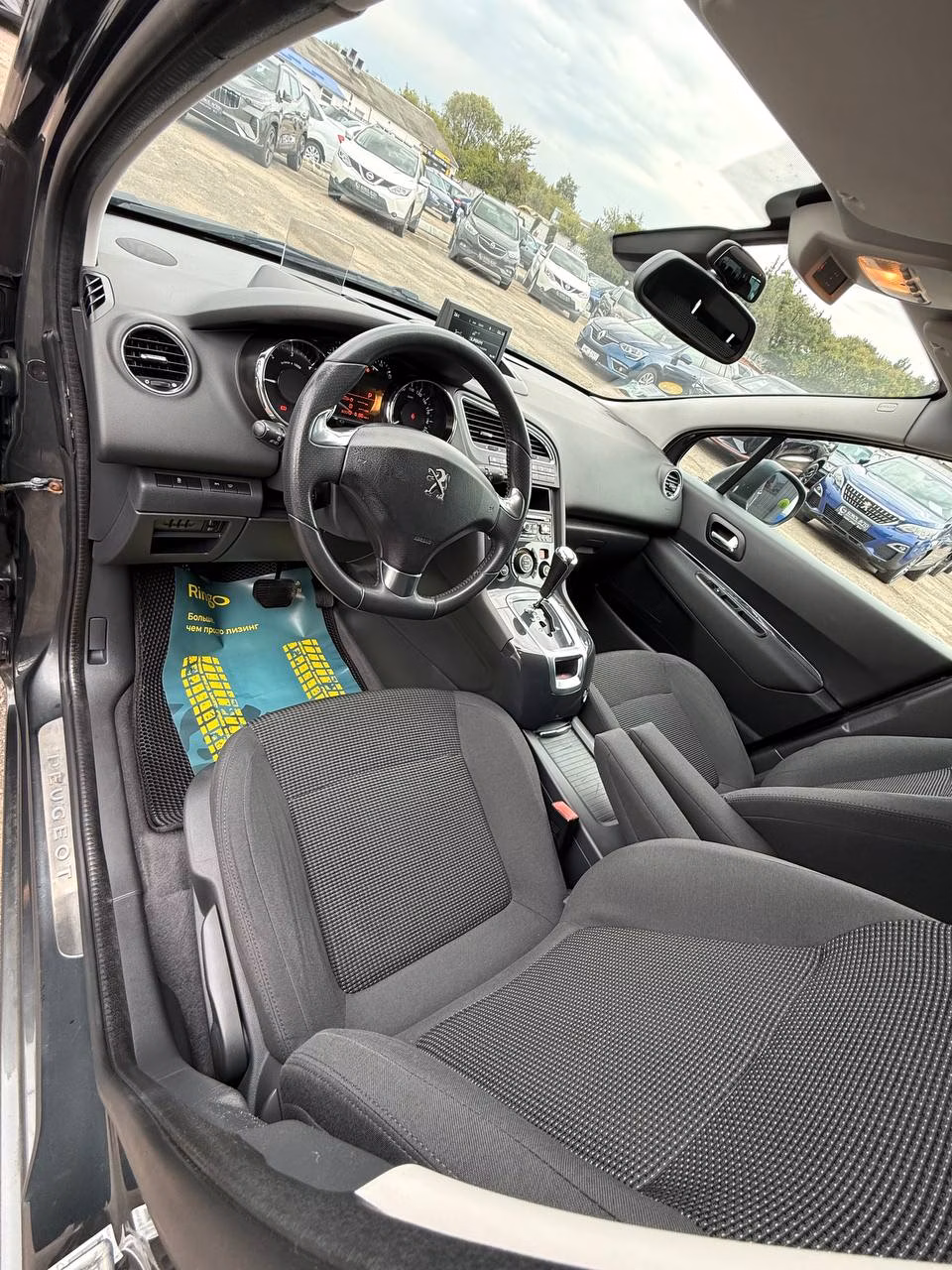 Peugeot 5008 фото 14