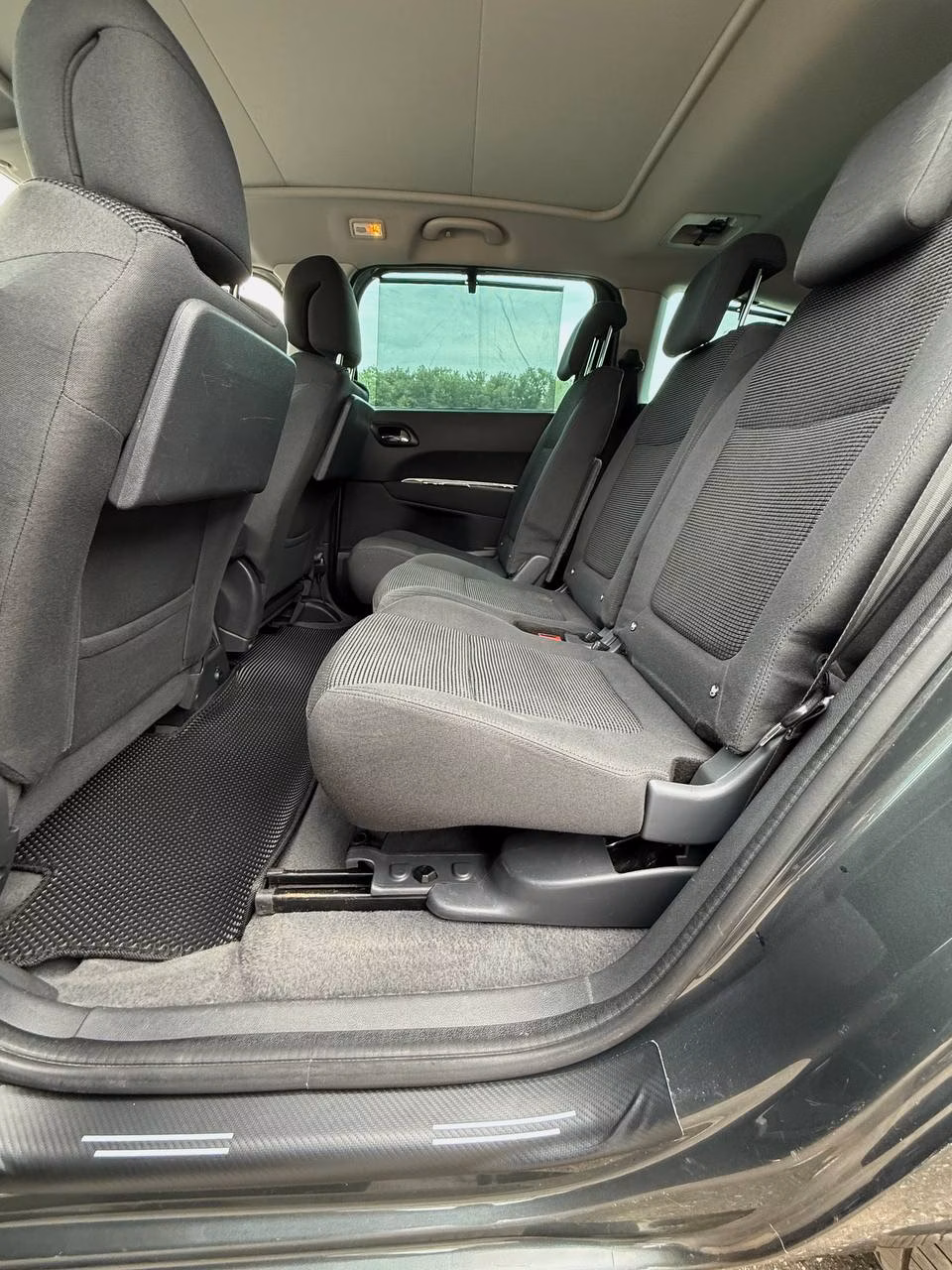 Peugeot 5008 фото 16