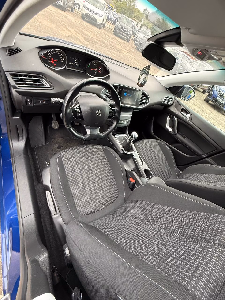 Peugeot 308 фото 12