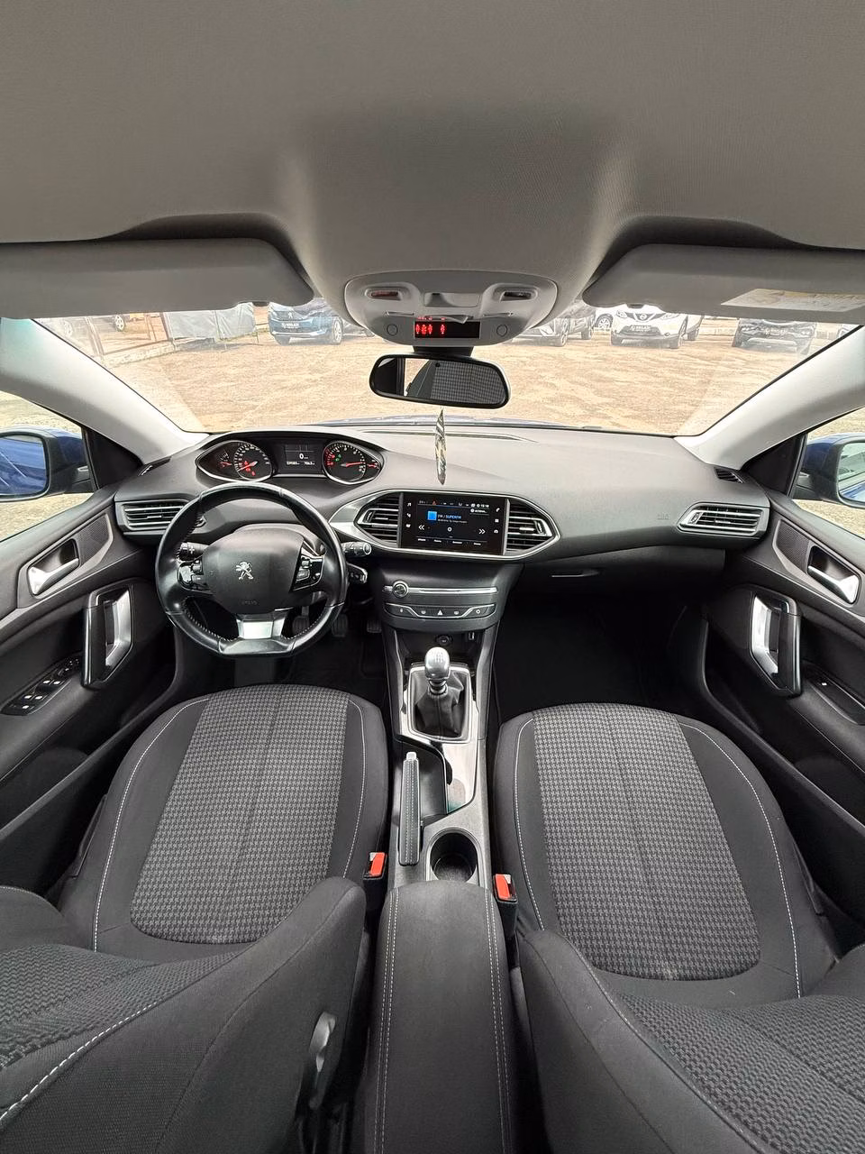 Peugeot 308 фото 15